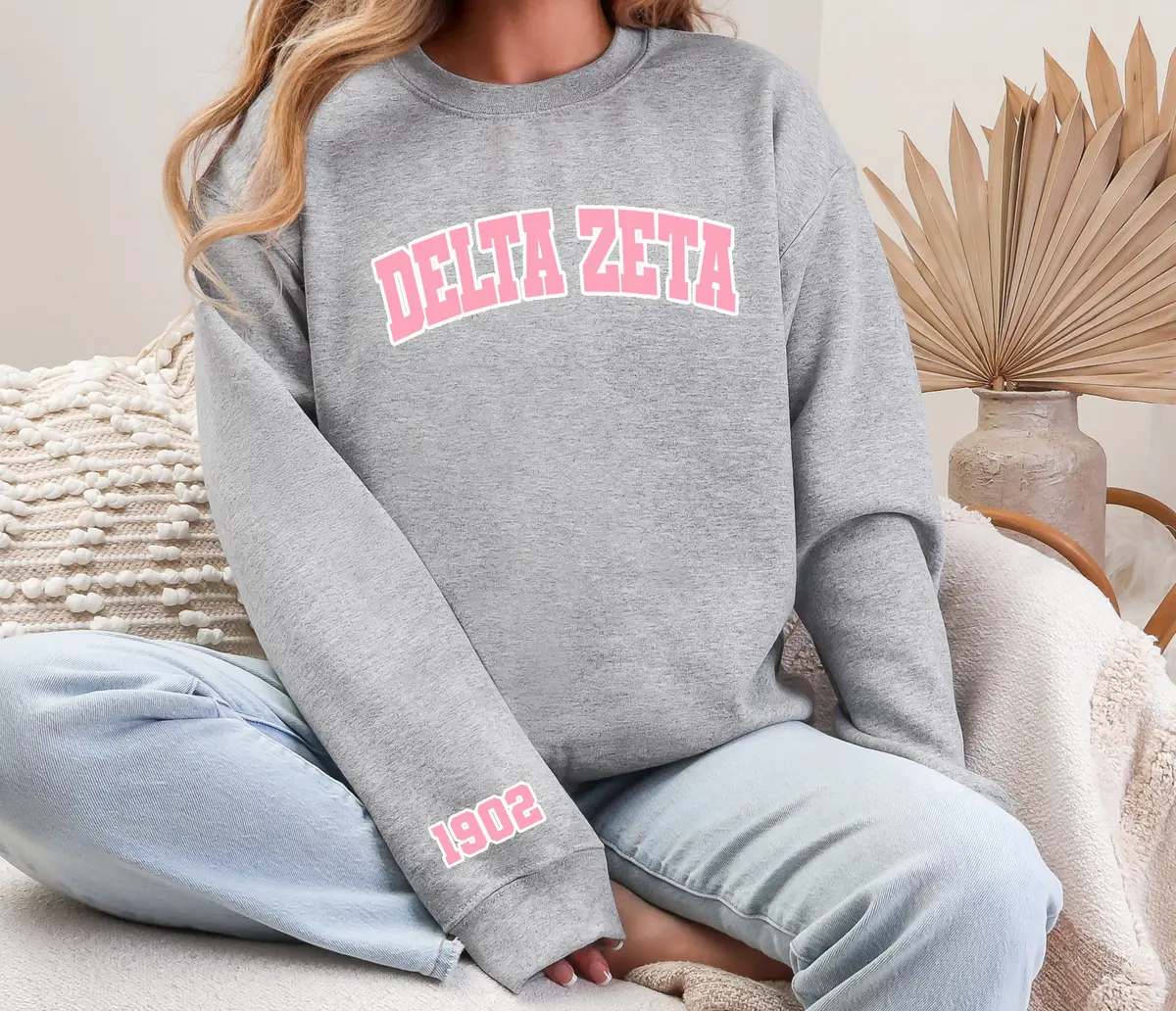 Delta Zeta Crewneck 1902 1